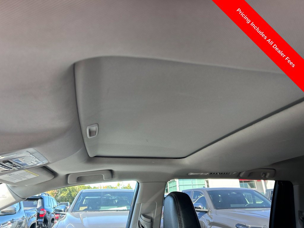 Used 2018 Toyota Highlander XLE AWD/4WD image 6