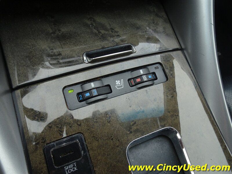 Used 2010 Lexus IS 250C w/ Luxury Pkg RWD image 18