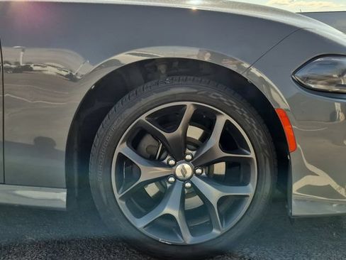 Used 2019 Dodge Charger GT RWD image 4