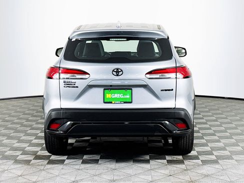 Used 2024 Toyota Corolla Cross AWD Hybrid image 8