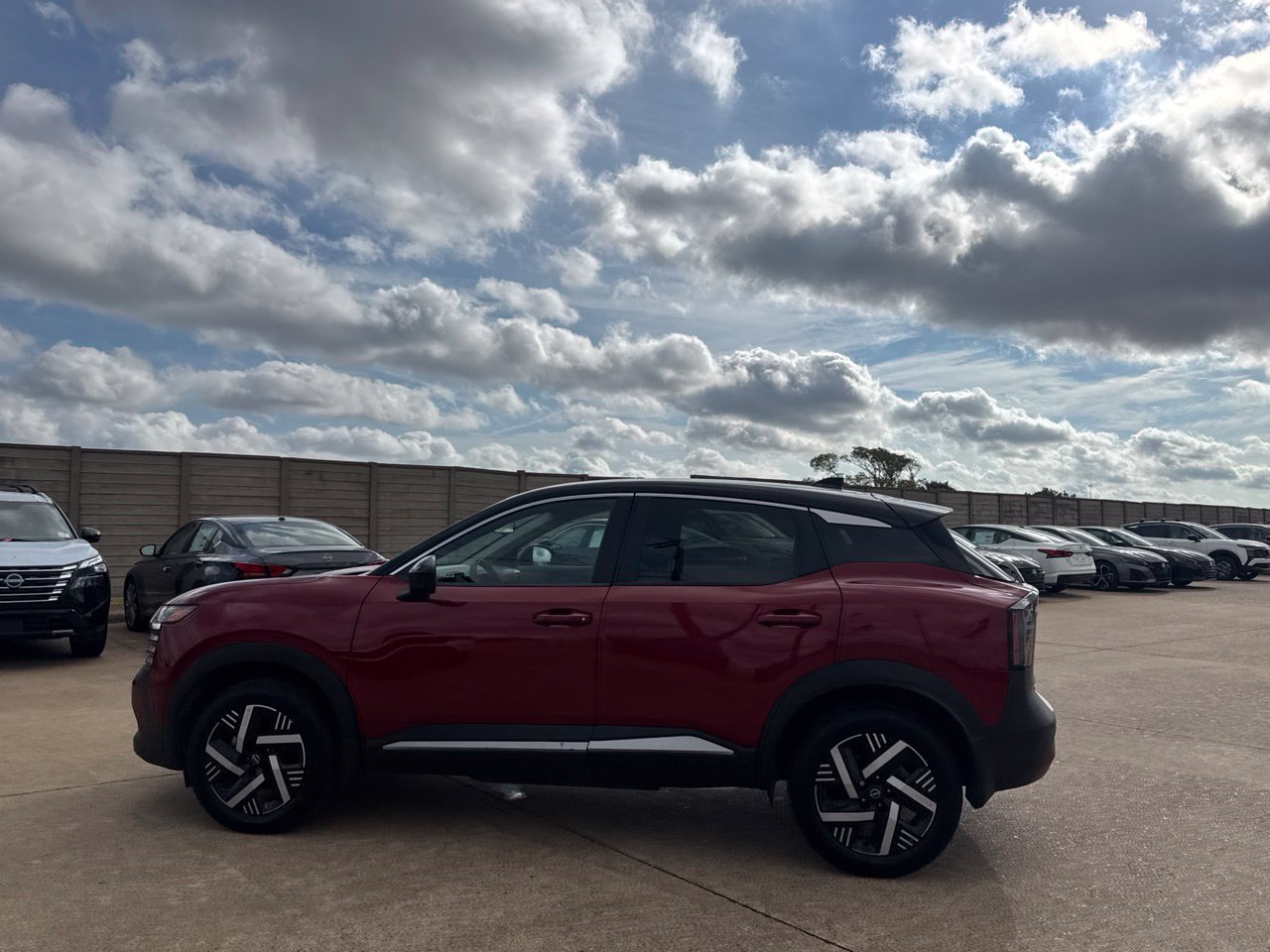 Used 2025 Nissan Kicks SV FWD image 13