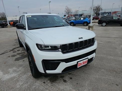 New 2026 Jeep Grand Cherokee L 4WD image 8