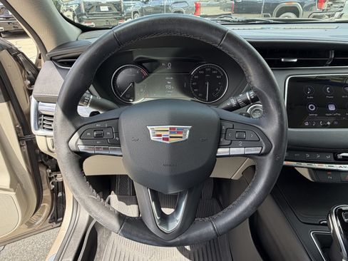 Certified 2023 Cadillac XT4 Luxury w/ Driver Awareness Package FWD image 24