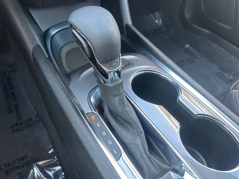 Used 2025 Chevrolet Malibu LT image 36