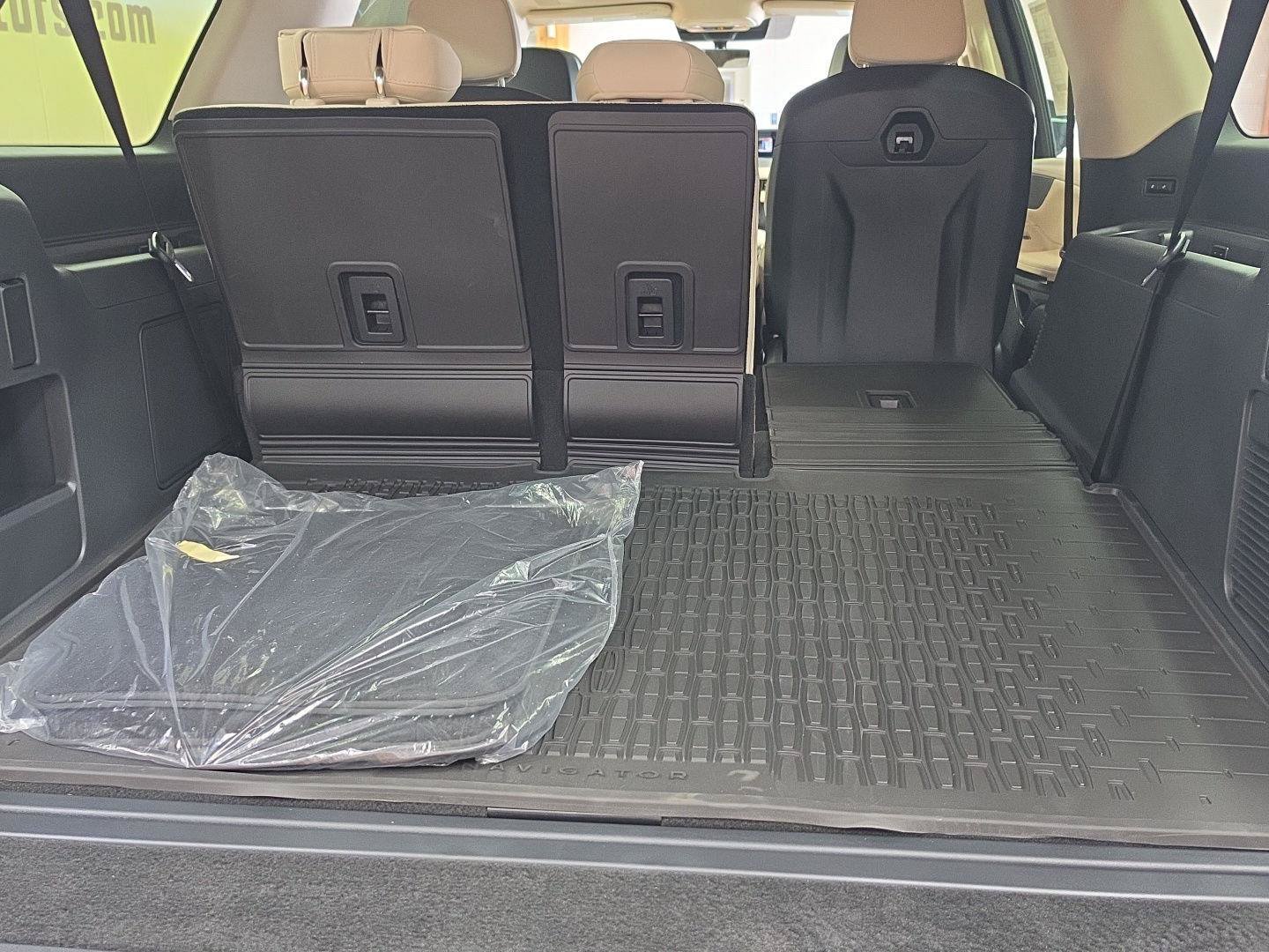 New 2027 Lincoln Navigator L Reserve w/ Jet Appearance Package AWD/4WD image 16