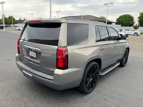 Used 2017 Chevrolet Tahoe LT w/ Luxury Package RWD image 5