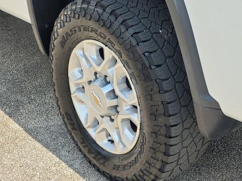 Used 2022 Chevrolet Silverado 2500 LT w/ Convenience Package AWD/4WD image 8