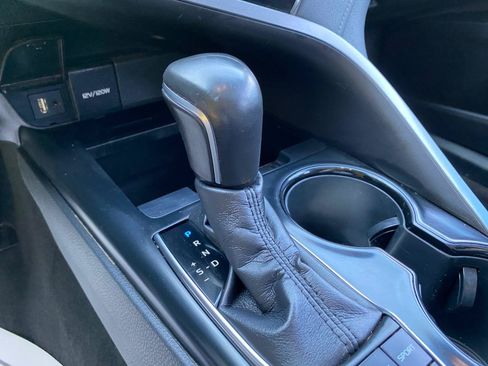 Used 2019 Toyota Camry SE w/ Audio Package FWD image 61