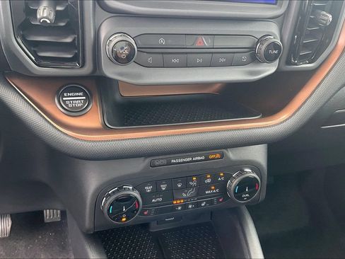 Used 2024 Ford Bronco Sport Outer Banks AWD/4WD image 36