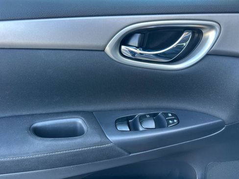 Used 2015 Nissan Sentra SV image 10