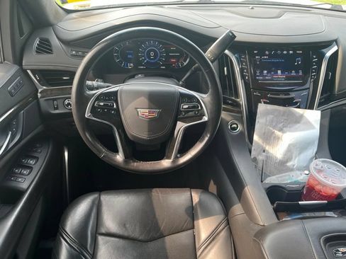 Used 2019 Cadillac Escalade ESV Platinum AWD/4WD image 28