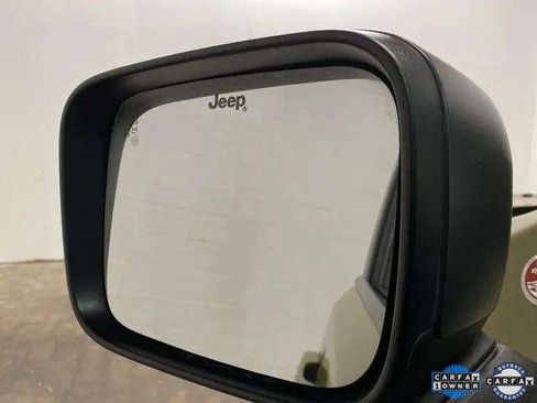 Used 2015 Jeep Renegade Trailhawk w/ Premium Leather Group image 85