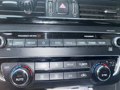 Used 2019 Kia Optima LX w/ LX Premium Package image 11