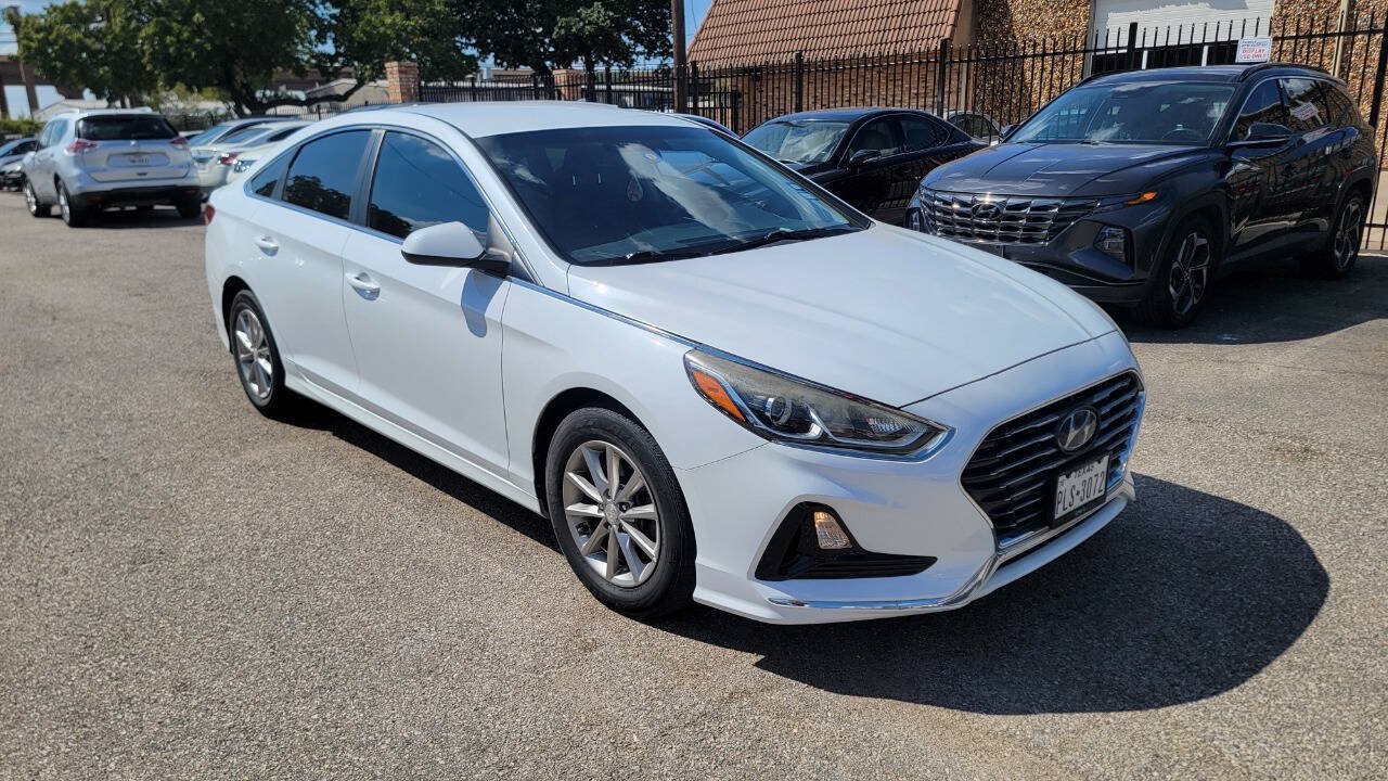 Used 2018 Hyundai Sonata SE FWD image 2