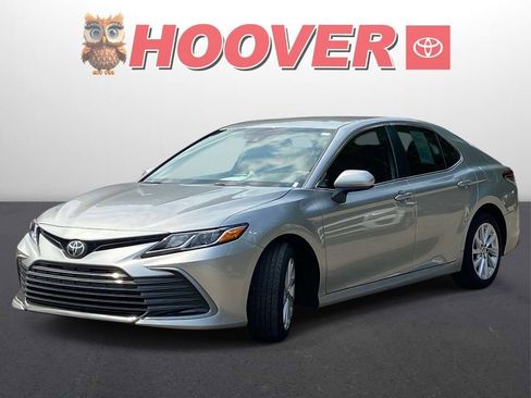 Used 2024 Toyota Camry LE FWD image 5