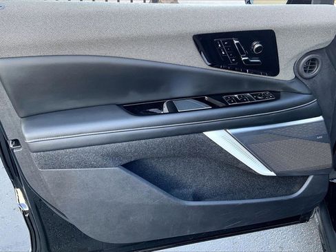 Used 2025 Cadillac Optiq Luxury 1 image 21