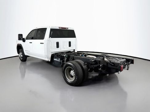 Used 2025 GMC Sierra 3500 Pro w/ Convenience Package AWD/4WD image 5