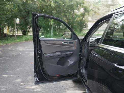 Used 2025 Volkswagen Atlas SEL image 25