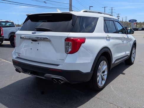 Certified 2022 Ford Explorer Platinum w/ Equipment Group 601A AWD/4WD image 4