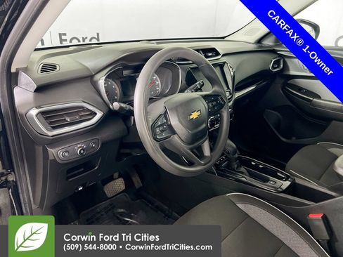 Used 2023 Chevrolet TrailBlazer LT w/ Convenience Package AWD/4WD image 3