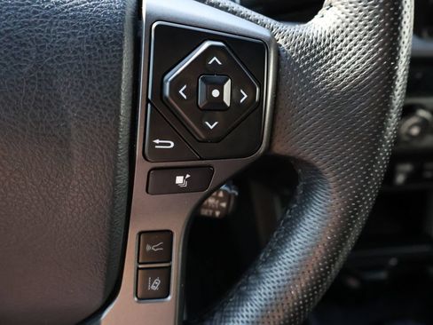 Used 2020 Toyota Tacoma TRD Off-Road AWD/4WD image 34