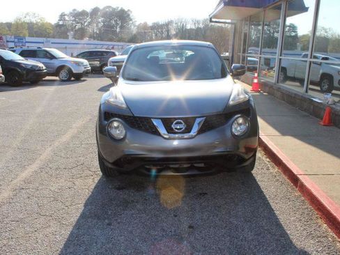 Used 2017 Nissan Juke S FWD image 2