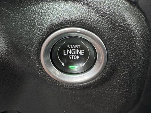 Used 2021 Chevrolet Silverado 1500 LT image 19