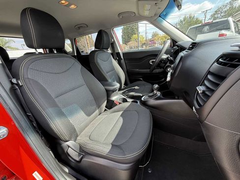 Used 2015 Kia Soul + image 35