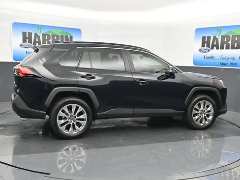 Used 2025 Toyota RAV4 XLE Premium FWD image 6