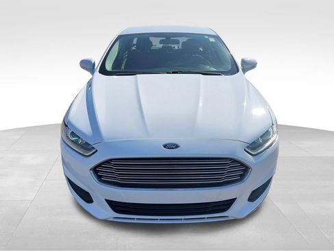 Used 2016 Ford Fusion SE FWD image 10