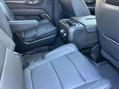 Used 2024 GMC Yukon Denali w/ Denali Reserve Package AWD/4WD image 18