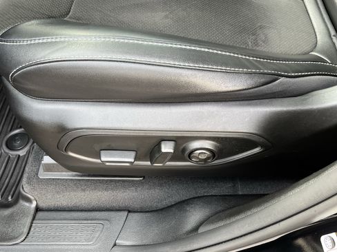 Used 2023 Jeep Grand Cherokee Altitude image 18