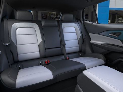 New 2026 Chevrolet Equinox EV LT image 17