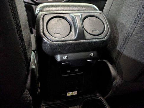 Certified 2023 Jeep Gladiator Sport AWD/4WD image 11