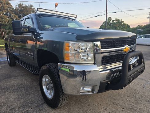 Used 2008 Chevrolet Silverado 2500 LT w/ 1LT Convenience Package image 3