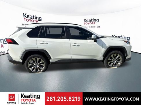 Used 2021 Toyota RAV4 XLE Premium FWD image 8