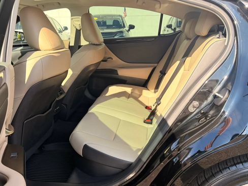 Used 2021 Lexus ES 300h w/ Premium Package FWD image 13