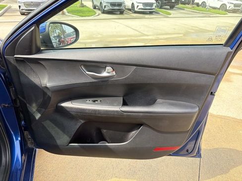 Used 2019 Kia Forte LXS FWD image 16