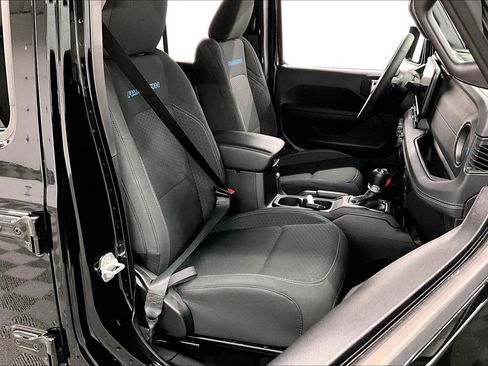 Used 2025 Jeep Wrangler Unlimited Rubicon 4xe w/ Safety Group AWD/4WD image 8