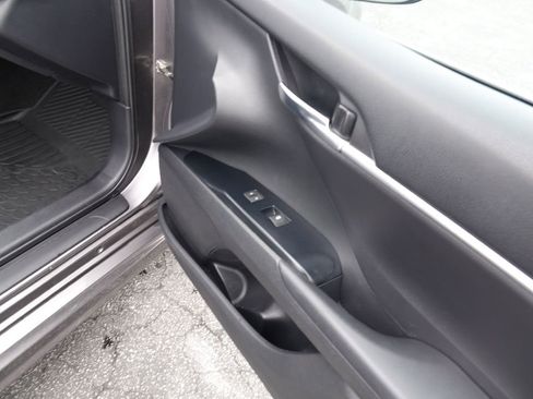 Used 2019 Toyota Camry L image 28