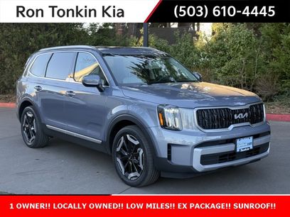 Used 2023 Kia Telluride EX w/ EX Captain's Chair Package