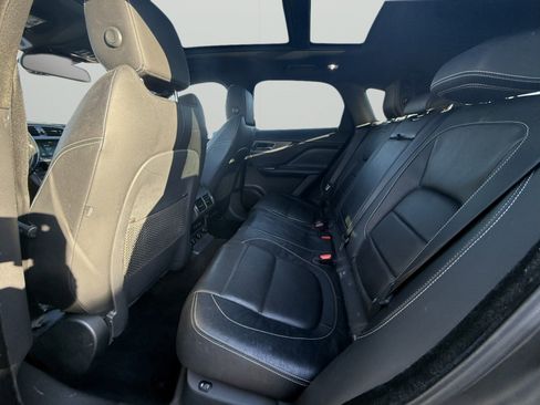 Used 2017 Jaguar F-PACE S image 9