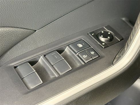 Used 2019 Toyota RAV4 XLE Premium image 25