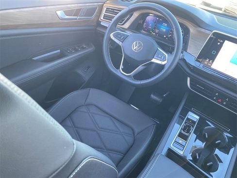 New 2026 Volkswagen Atlas SE image 10