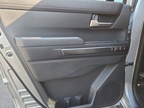 Used 2025 Toyota Tacoma TRD Sport RWD image 11