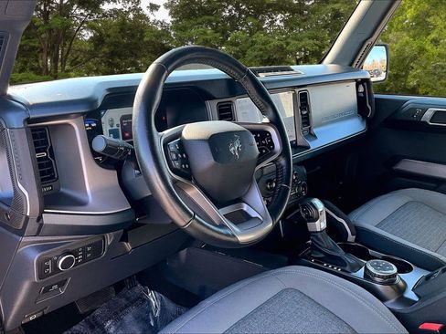 Used 2022 Ford Bronco Outer Banks w/ Sasquatch Package image 17