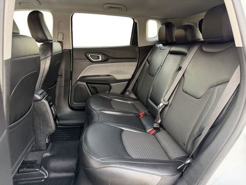 Used 2022 Jeep Compass Latitude image 19