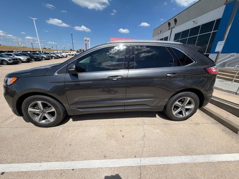 Used 2020 Ford Edge SEL w/ Convenience Package FWD image 2