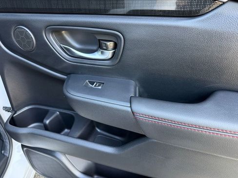 Used 2025 Honda Pilot Black Edition image 43