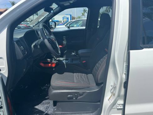 Used 2026 Nissan Frontier PRO-4X AWD/4WD image 9